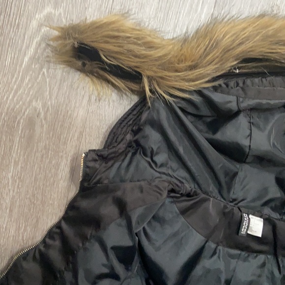 Brown fury hood short coat - Picture 3 of 5